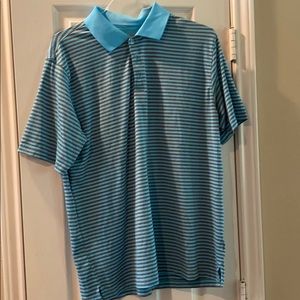 Men’s short sleeve polo.